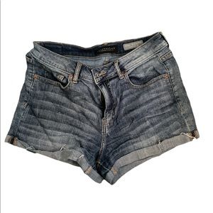 Aero High-Waisted Shorty